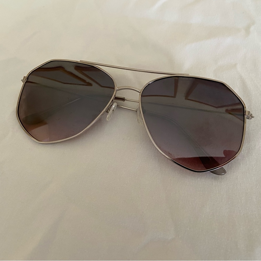 Unisex silver frame, black/brown lens aviator sunglasses - OS